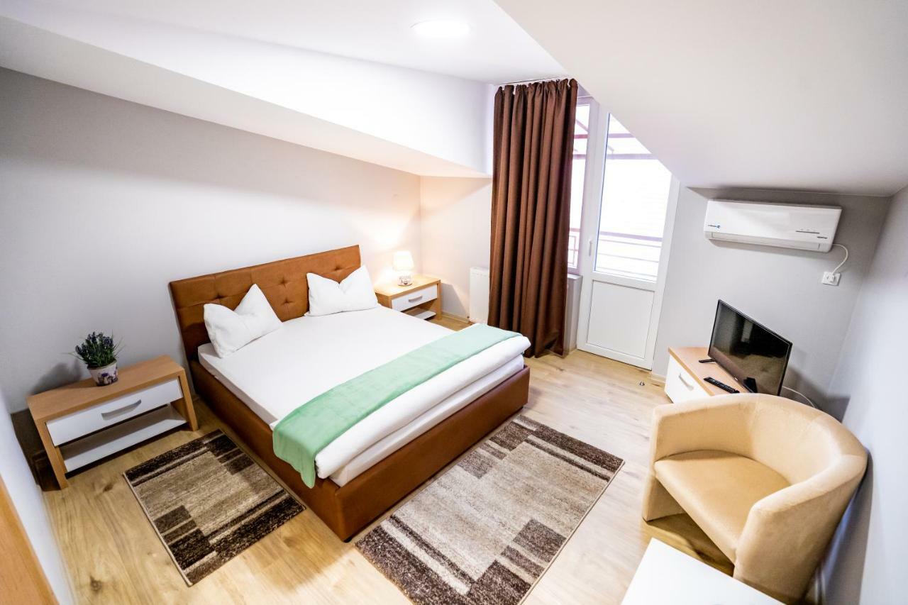 Casa Blum Hotel Лугож Екстериор снимка