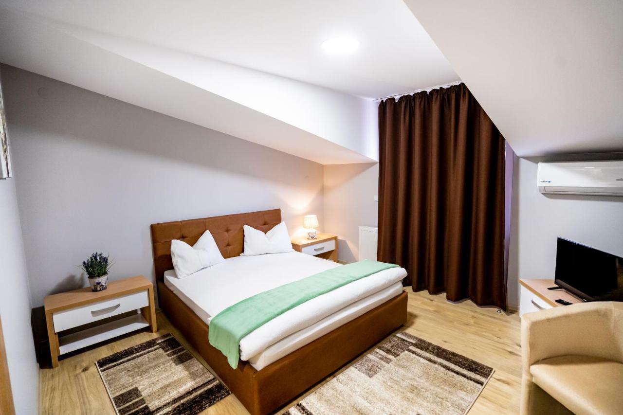 Casa Blum Hotel Лугож Екстериор снимка