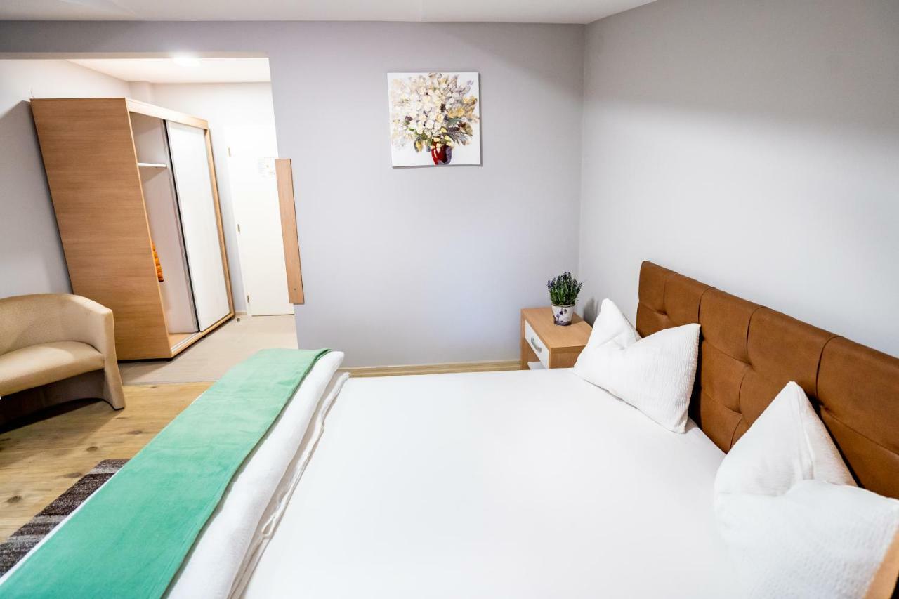 Casa Blum Hotel Лугож Екстериор снимка